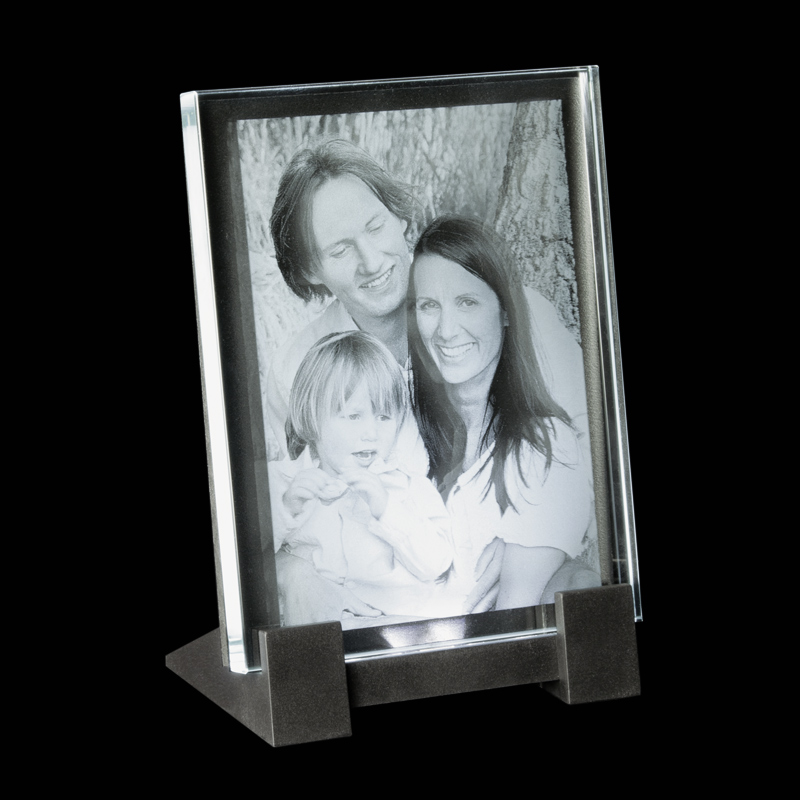 2D Foto in Glasscheibe mit LED-Sockel