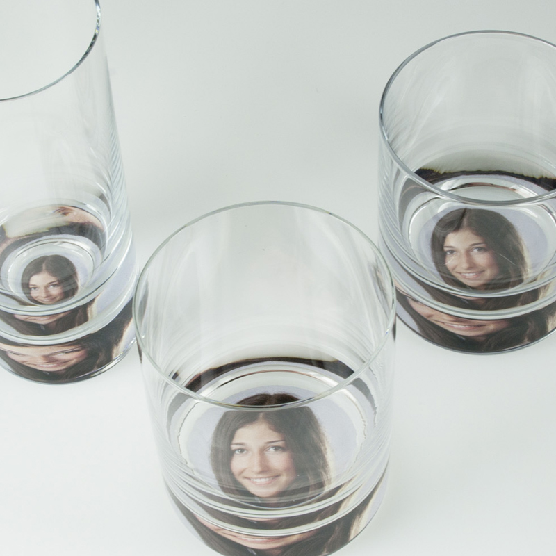 Contento farbiges Foto auf Trinkgläser